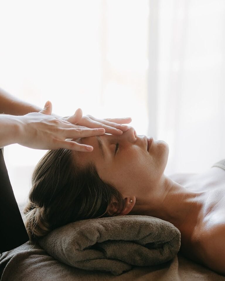 Relaxing massage at Sasha Beauty Salon, Dubai’s top spa for skincare and wellness services.